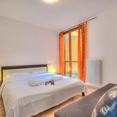 Va Pensiero Sul Lago: Lake Maggiore Stunning View Balcony - Happy Rentals * Tronzano Lago Maggiore