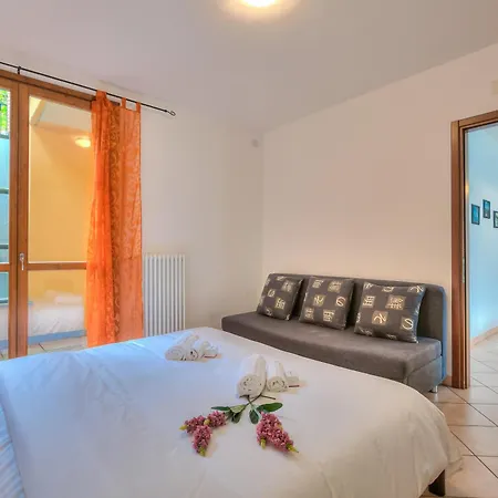 Va Pensiero Sul Lago: Lake Maggiore Stunning View Balcony - Happy Rentals